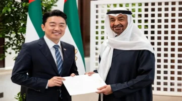 محمد بن زايد يستقبل رسالة خطية من الرئيس الكوري خلال لقاء رسمي